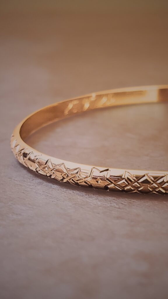 gravure motif moucharabieh sur bracelet